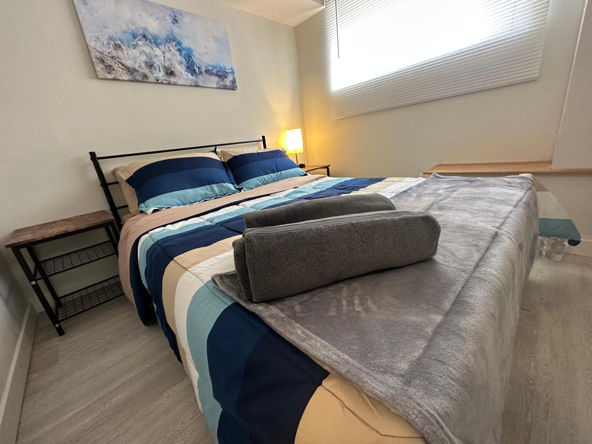 Comfy 2 Bedroom Near The Beach! Pickering Exterior photo